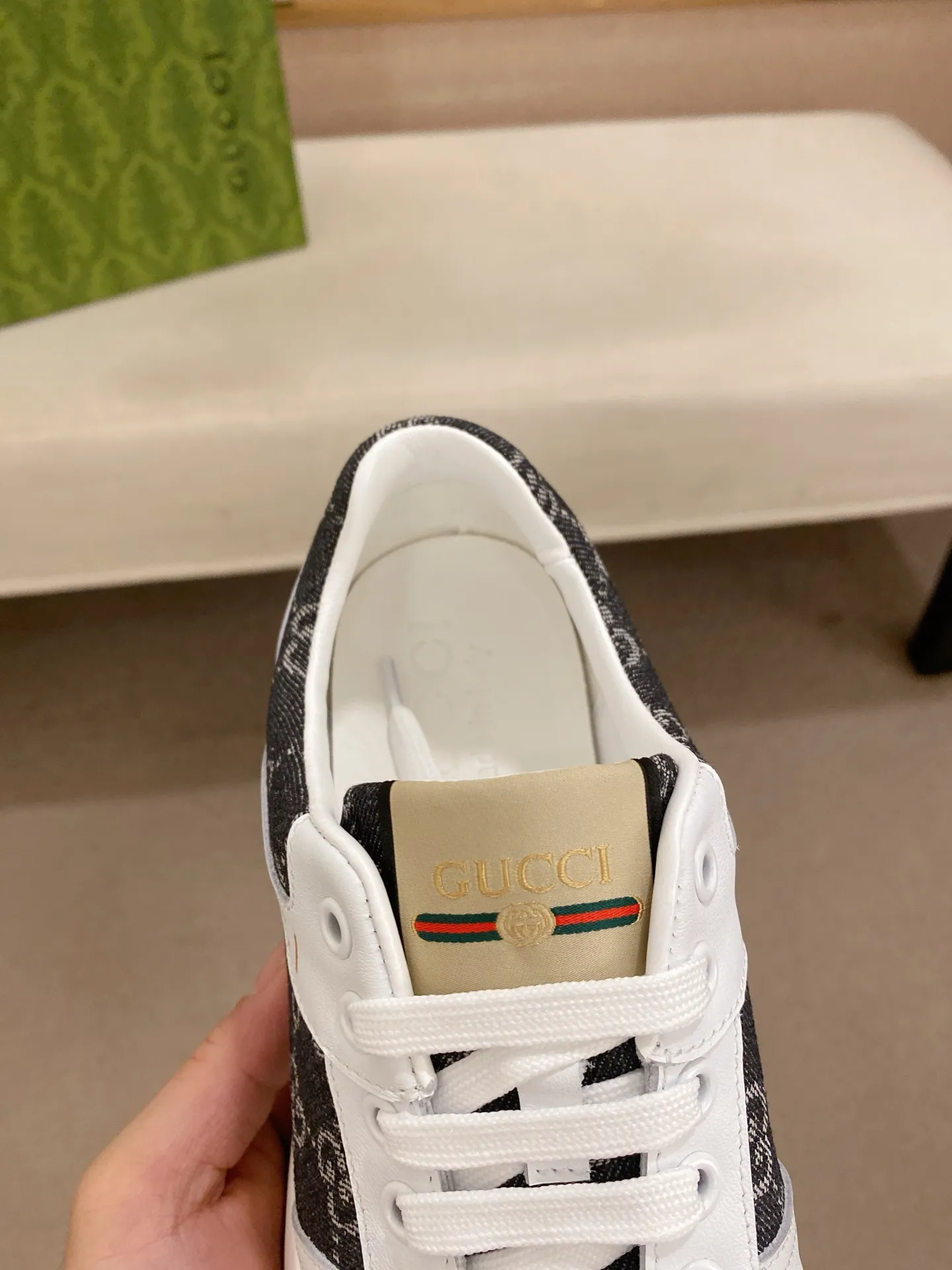 Men's clothing and shoes💰 400💰🇮🇹🇮🇹GUCCI (Gucci) top 🔍🔍 new models are on sale at the same time, the upper 🇮🇹 is imported Italian first-layer cowhide, the lining is fully imported sheepskin 💪💪, completely 1⃣️compared 1⃣️Reproduction🇮🇹💪💪, ⚠Sole: The original sole is specially provided by the original factory, the exclusive movable molded sole is super comfortable, ⚠Original factory follow-up goods, 🔍🔍high quality, you can enter and leave the counter at will, welcome to compare⚠. Code number: 38-44 (45 is custom-made and cannot be returned or exchanged)